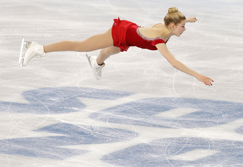 Illustration for article titled Amazing Images of Olympic Figure Skaters Defying Gravity